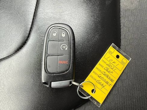 Used 2021 Jeep Cherokee Latitude Plus image 28