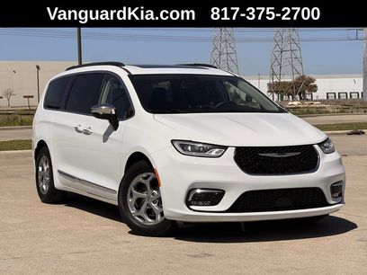 Used 2023 Chrysler Pacifica Limited