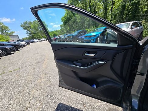 Used 2026 Nissan Rogue SV FWD image 19