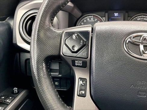 Used 2019 Toyota Tacoma TRD Sport image 21