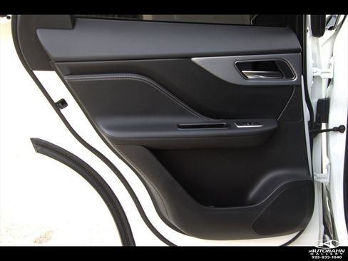 Used 2018 Jaguar F-PACE S image 30