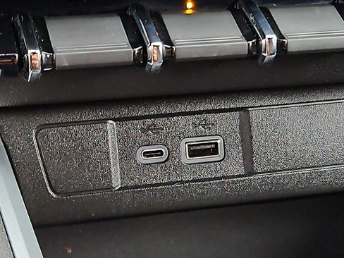 Certified 2023 Chevrolet Colorado LT w/ LT Convenience Package image 22