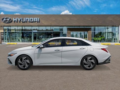 New 2026 Hyundai Elantra Limited FWD image 3