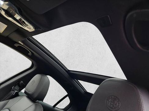 Used 2023 Alfa Romeo Stelvio Sprint RWD image 12