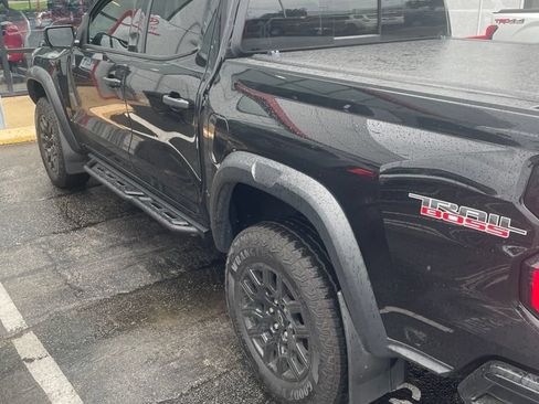 Used 2023 Chevrolet Colorado Trail Boss w/ Advanced Trailering Package AWD/4WD image 1