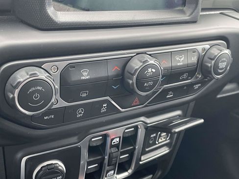 Used 2023 Jeep Gladiator Overland AWD/4WD image 21