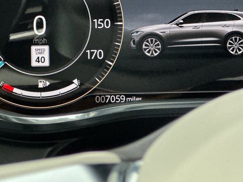 Used 2025 Jaguar F-PACE R-Dynamic S image 31