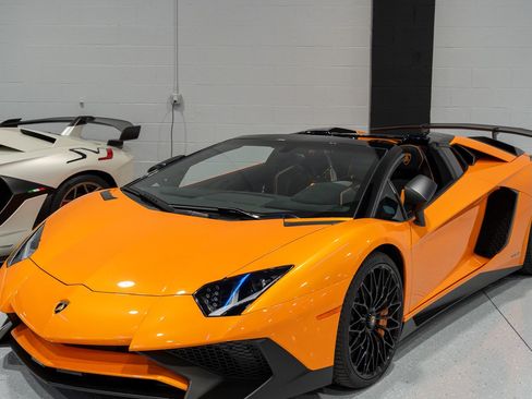 Used 2017 Lamborghini Aventador LP 750-4 Superveloce image 19