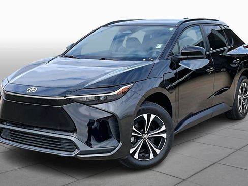 Used 2023 Toyota bZ4X XLE image 2