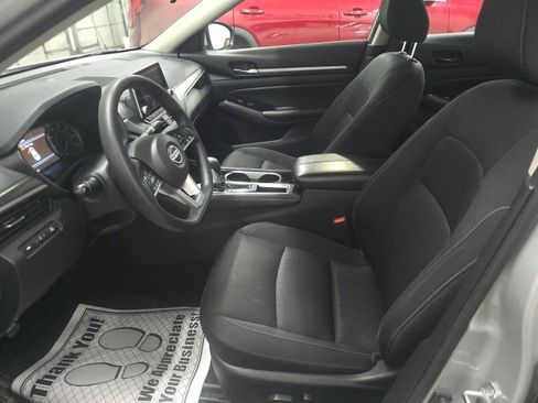 Used 2023 Nissan Altima 2.5 SV image 15