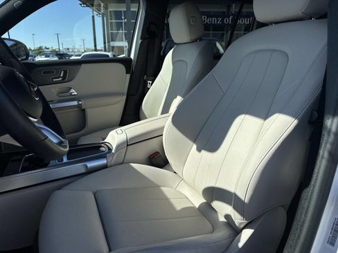 Used 2025 Mercedes-Benz GLB 250 image 15