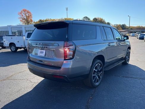 Used 2022 Chevrolet Suburban RST w/ Luxury Package image 4