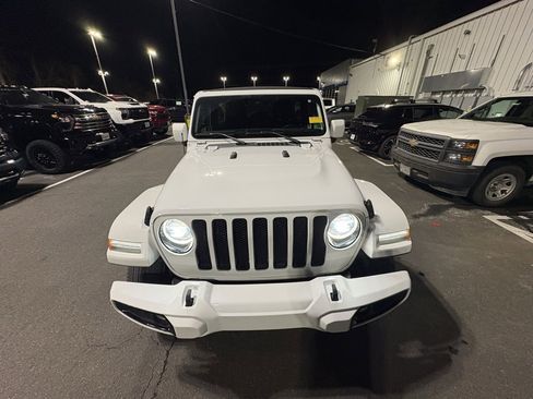 Used 2021 Jeep Wrangler Unlimited Sahara image 3