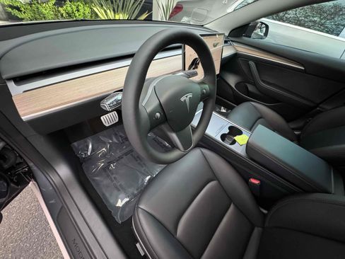 Used 2023 Tesla Model 3 Performance image 29