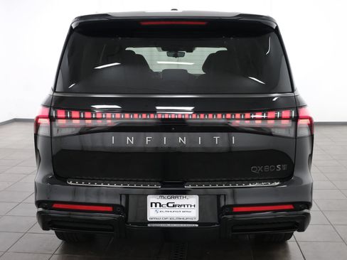 Used 2026 INFINITI QX80 4WD w/ Sport Exterior Package image 5