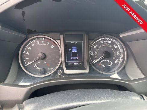 Used 2019 Toyota Tacoma TRD Off-Road image 1