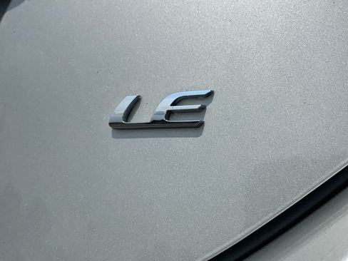 Used 2018 Toyota Corolla LE FWD image 20