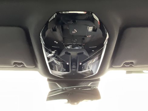 Certified 2025 BMW i5 eDrive40i w/ Premium Package RWD image 21