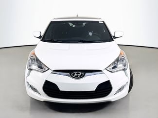 Used 2017 Hyundai Veloster Value Edition video 2