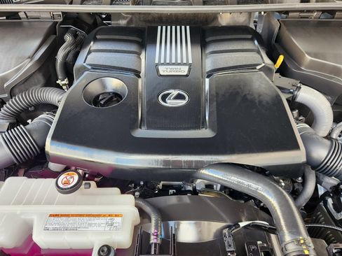 Used 2026 Lexus LX 600 4WD w/ Appearance Package image 34