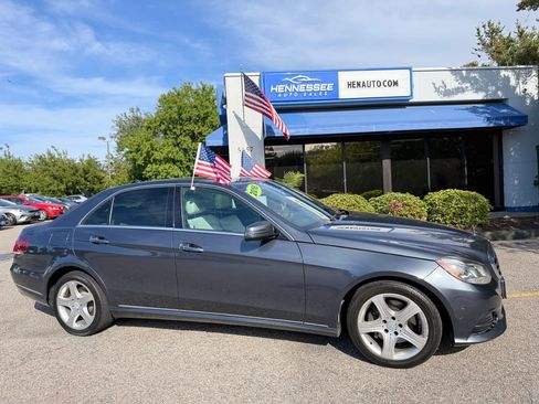 Used 2016 Mercedes-Benz E 350 4MATIC Sedan image 13