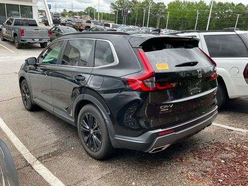 Used 2024 Honda CR-V Sport Touring image 4