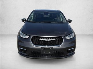 Used 2023 Chrysler Pacifica Touring-L FWD video 2