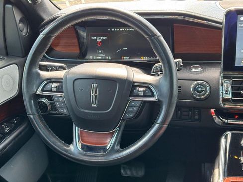 Used 2018 Lincoln Navigator Reserve w/ Technology Package AWD/4WD image 16