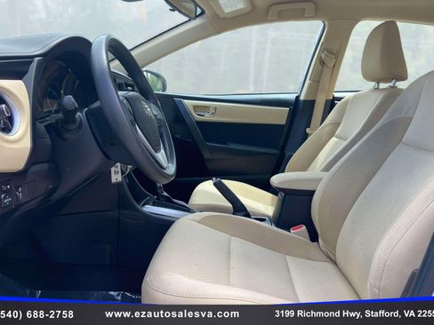 Used 2018 Toyota Corolla LE FWD image 13