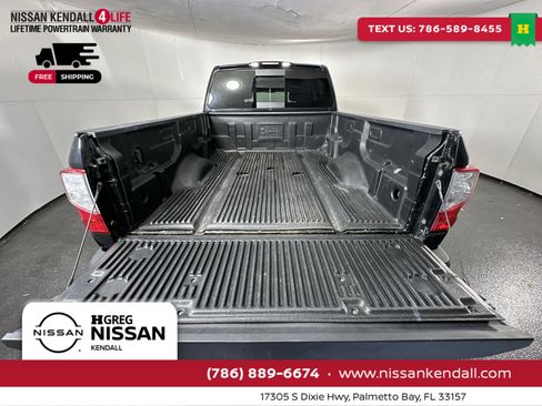 Used 2017 Nissan Titan SV image 28