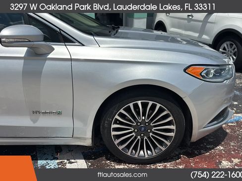 Used 2018 Ford Fusion SE w/ Equipment Group 602A FWD image 14