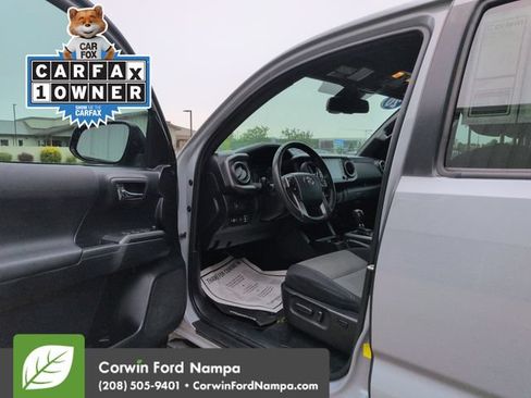 Used 2020 Toyota Tacoma TRD Off-Road AWD/4WD image 9
