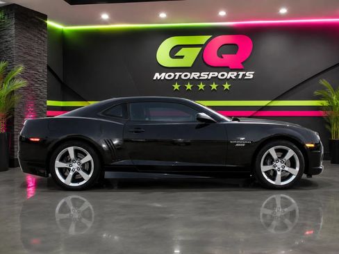Used 2010 Chevrolet Camaro SS w/ LPO, Ground Effects Package RWD image 9