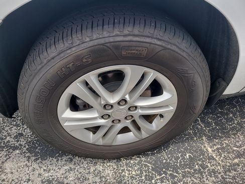 Used 2019 Buick Enclave Essence FWD image 8
