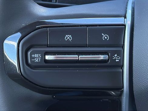 Used 2025 Chevrolet Colorado Trail Boss AWD/4WD image 23