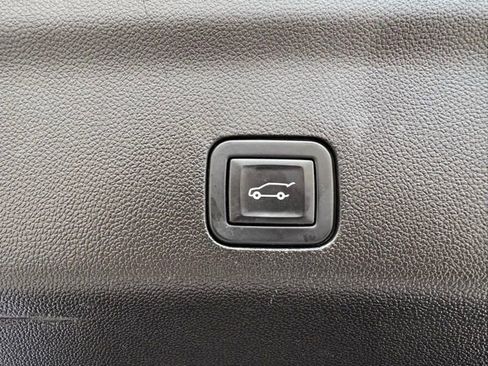 Used 2021 Chevrolet Suburban Z71 w/ Z71 Off-Road Package image 38