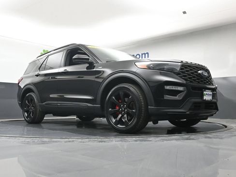 Used 2023 Ford Explorer ST-Line w/ Class IV Trailer Tow Package AWD/4WD image 30