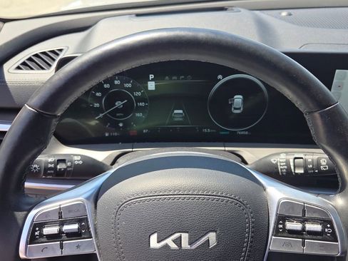 Used 2024 Kia Telluride AWD image 21