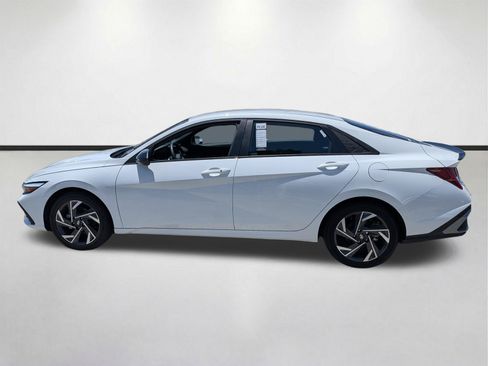 Used 2025 Hyundai Elantra SEL FWD image 7