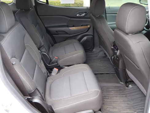 Certified 2023 GMC Acadia SLE w/ Driver Convenience Package image 36