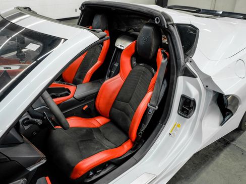 Used 2021 Chevrolet Corvette Stingray Preferred Cpe w/ Z51 Performance Package RWD image 37