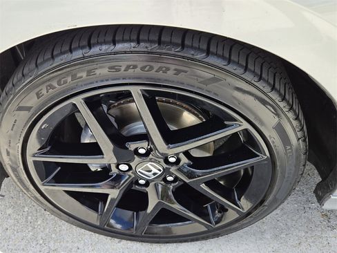 Used 2025 Honda Civic Sport image 10