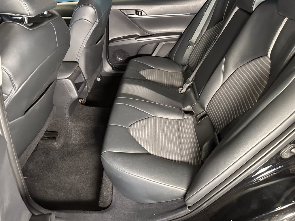 Used 2021 Toyota Camry SE FWD image 21