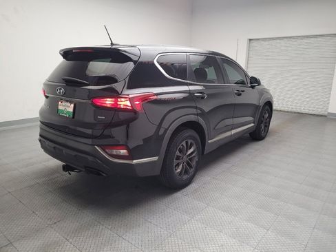 Used 2019 Hyundai Santa Fe SE image 9