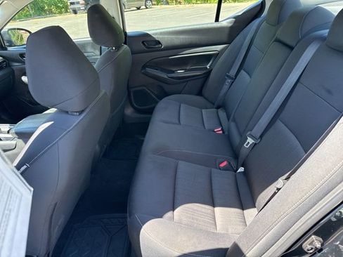 Used 2024 Nissan Altima 2.5 SV FWD image 15
