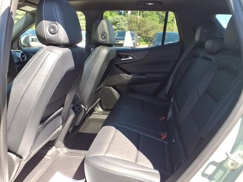 Used 2025 Chevrolet Equinox LT w/ Convenience Package II AWD/4WD image 9