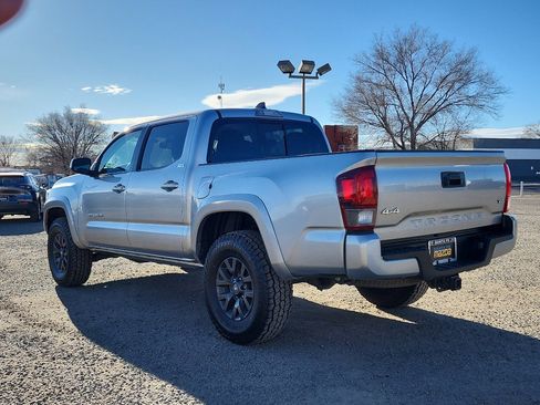 Used 2023 Toyota Tacoma SR5 w/ Technology Package image 9