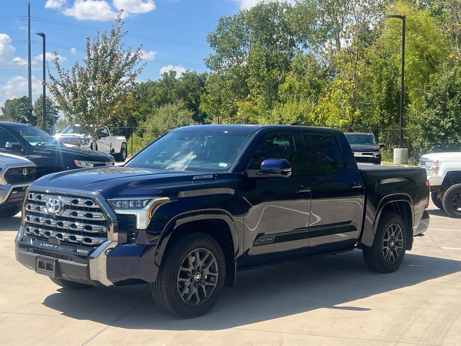 Used 2025 Toyota Tundra Platinum AWD/4WD image 5
