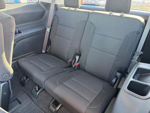 Used 2023 GMC Acadia SLE w/ Driver Convenience Package image 10