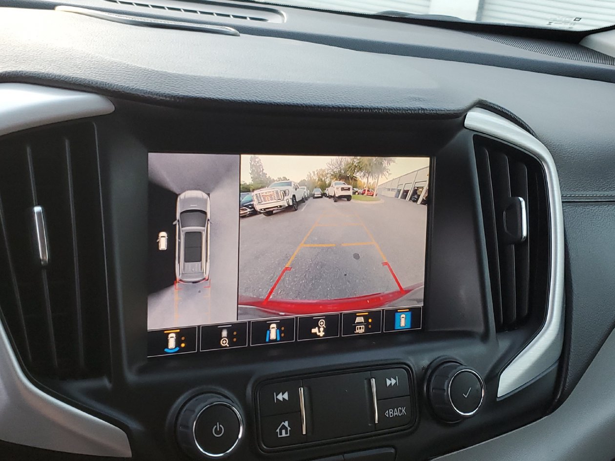Used 2024 GMC Terrain SLT w/ Infotainment Package II FWD image 21
